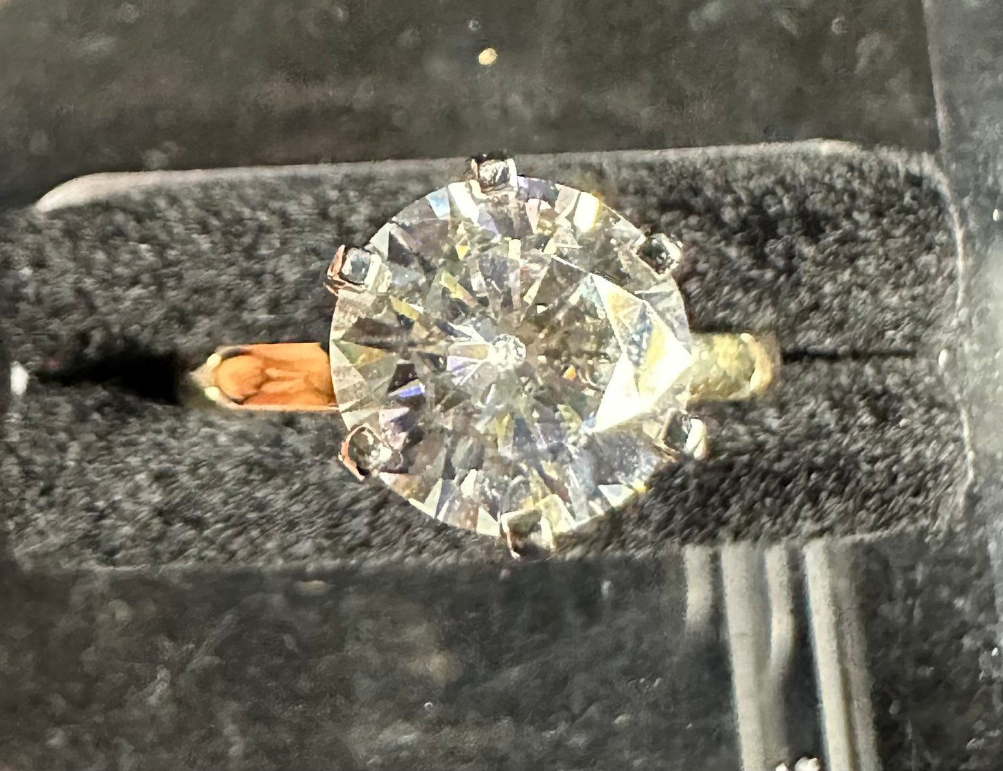 Solitaire Moissanite Diamond Lab. 18k