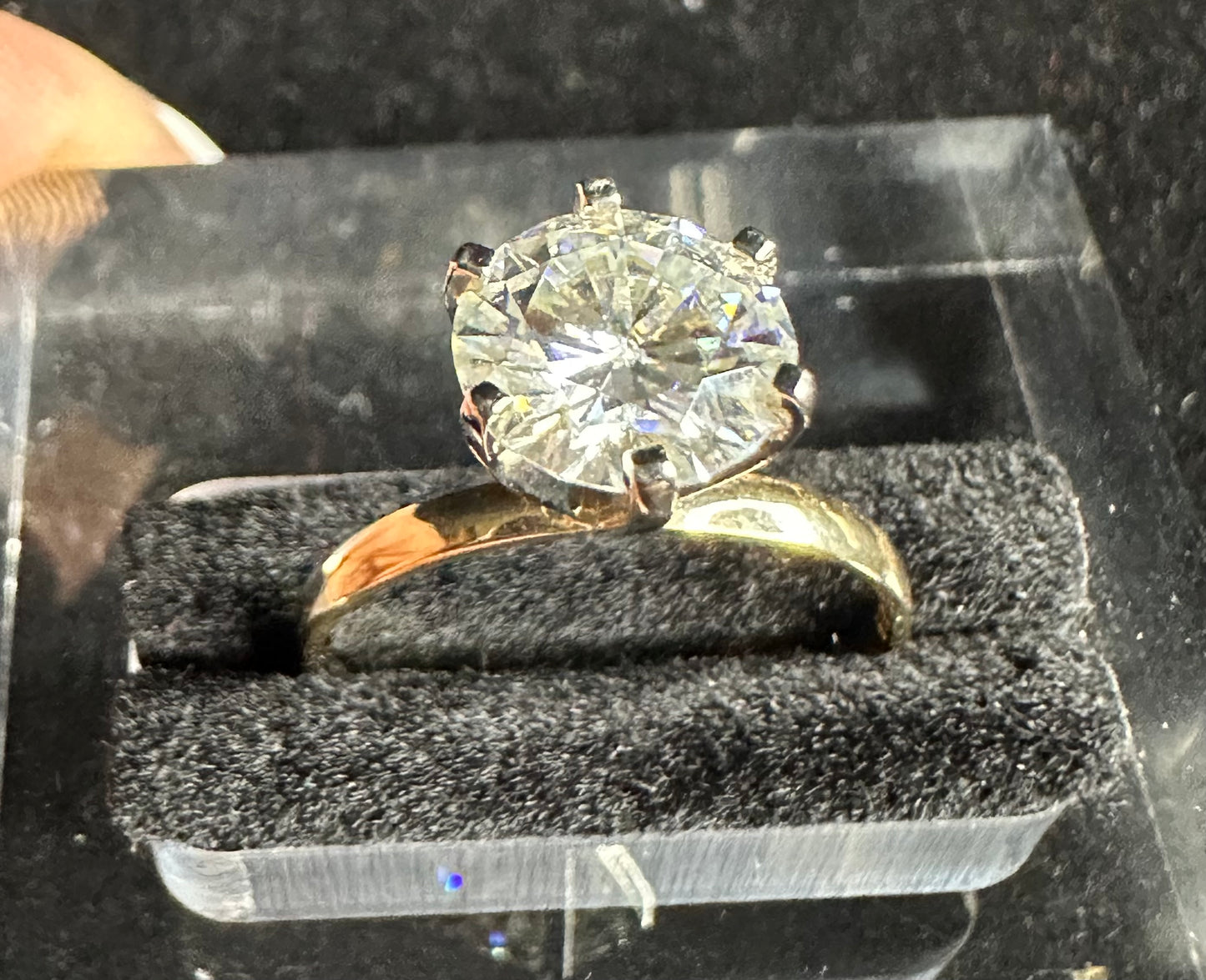 Solitaire Moissanite Diamond Lab. 18k