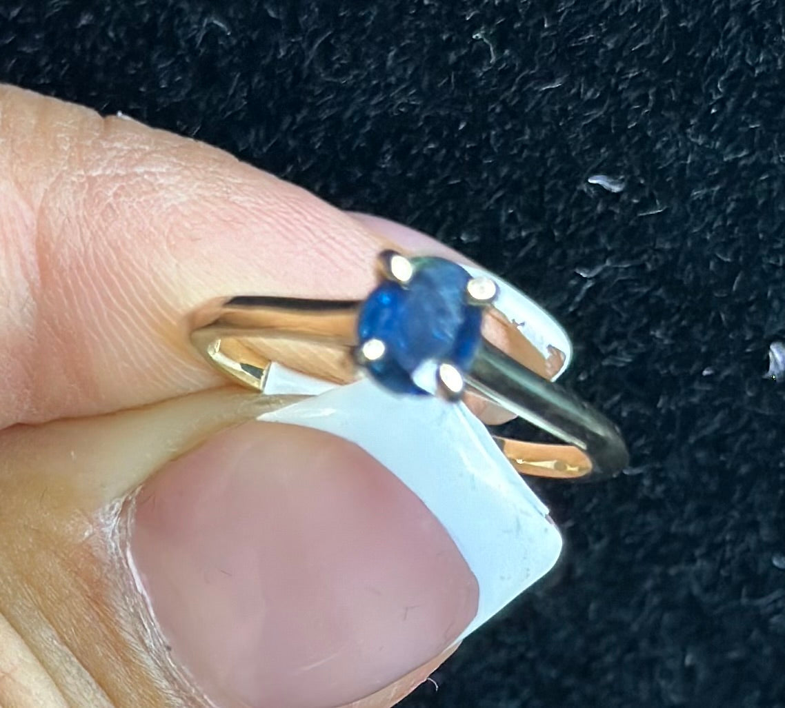 Solitaire Ring Blue Natural Shappire 14k