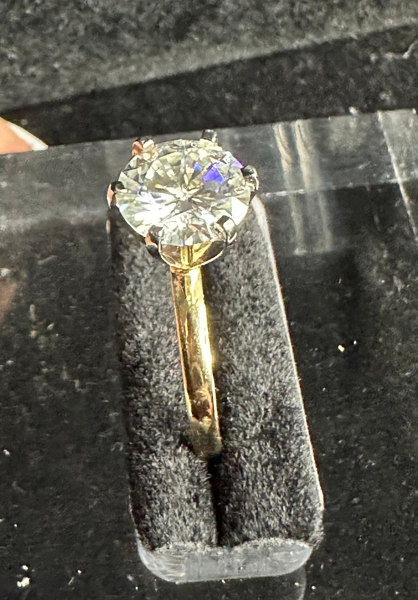 Solitaire Moissanite Diamond Lab. 18k